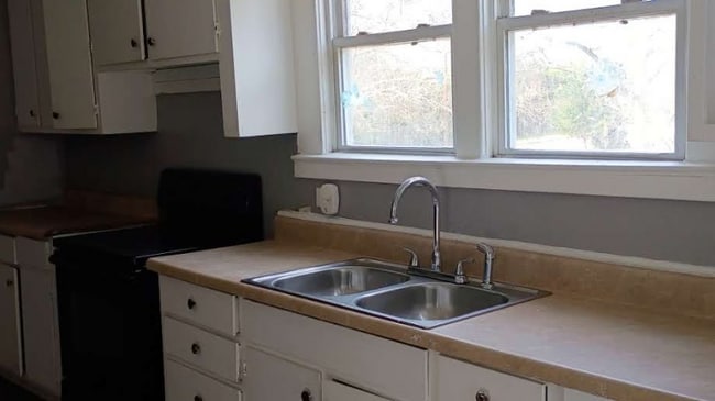 Photo - 1844 Christian Ave