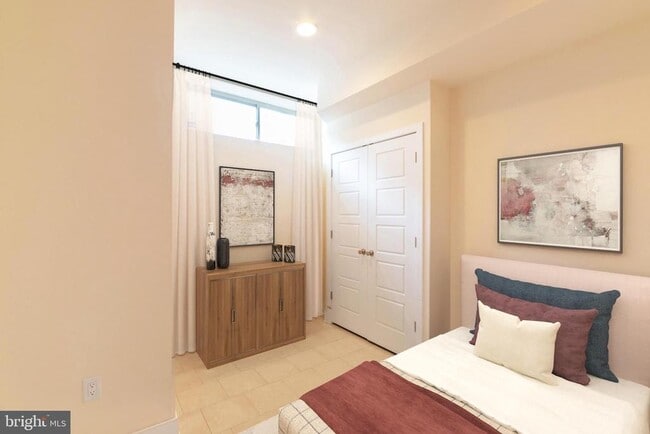 Building Photo - 1775 Frankford Ave Unit 3