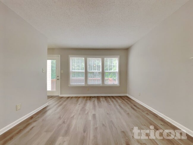 Photo - 2113 Ruddy Rd