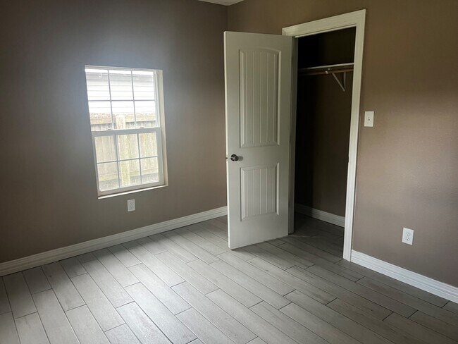 Photo - 7261 Terrell St