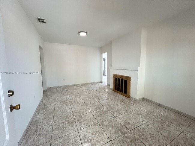 Photo - 40 NW 39th St