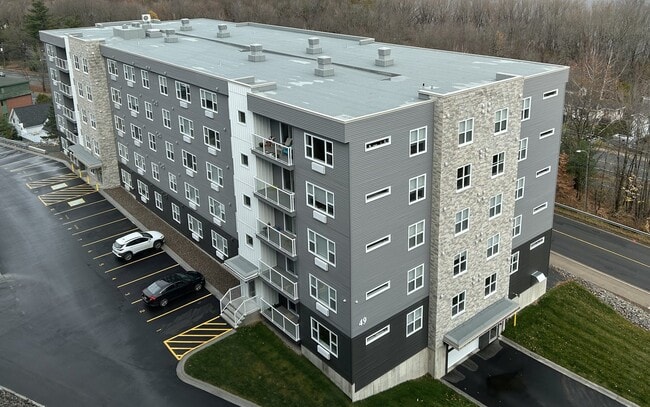 Building Photo - 49 Forest Hill Rd