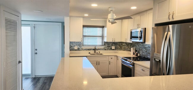 Photo - 299 N Riverside Dr Unit 904