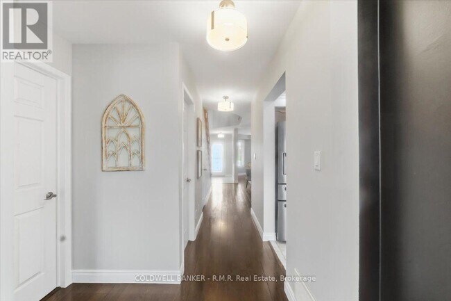 Photo - 45 Angier Crescent