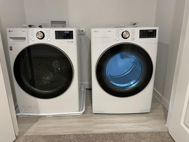 Photo - 7200 Grenadine Bloom Bnd