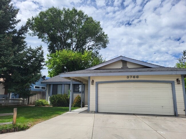 Building Photo - 3766 Emerson Dr