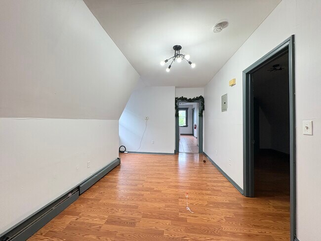 Photo - 287 Avon Ave Unidad 3