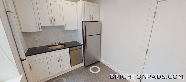 Building Photo - 123 Sutherland Rd Rental