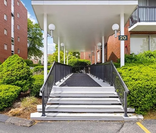 Photo - 20 Hammond Pond Pky Unit 305