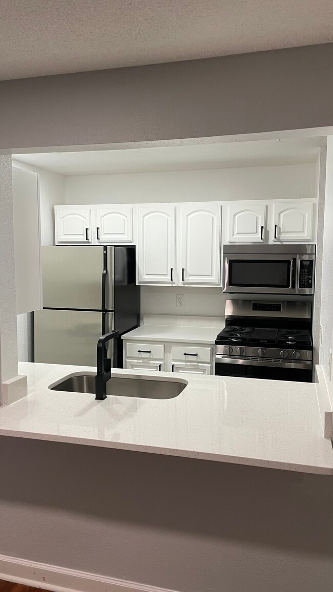 Photo - 2013 Dixie Belle Dr Condo Unit C