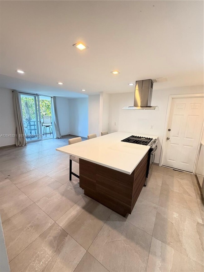 Building Photo - 360 Meridian Ave Unit 4A
