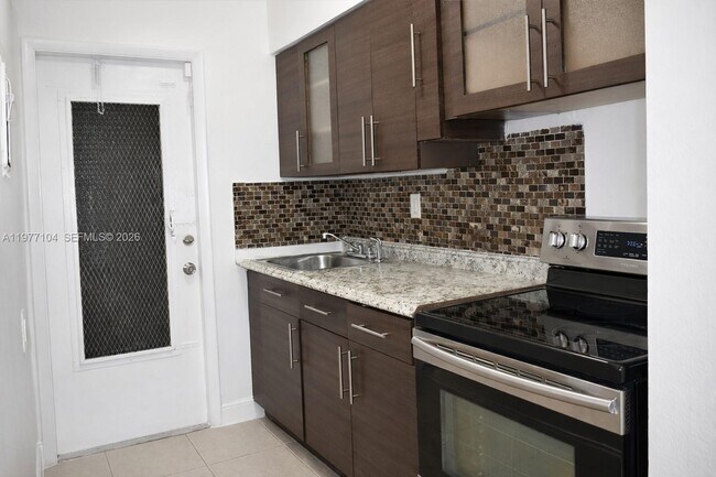 Photo - 16851 NE 21st Ave Unit 14