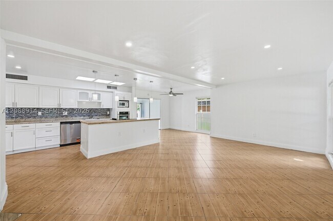 Photo - 6316 NW 74th Ave