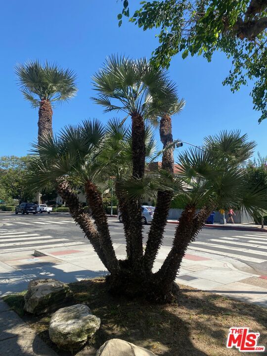 Building Photo - 4244 Duquesne Ave Unit #9