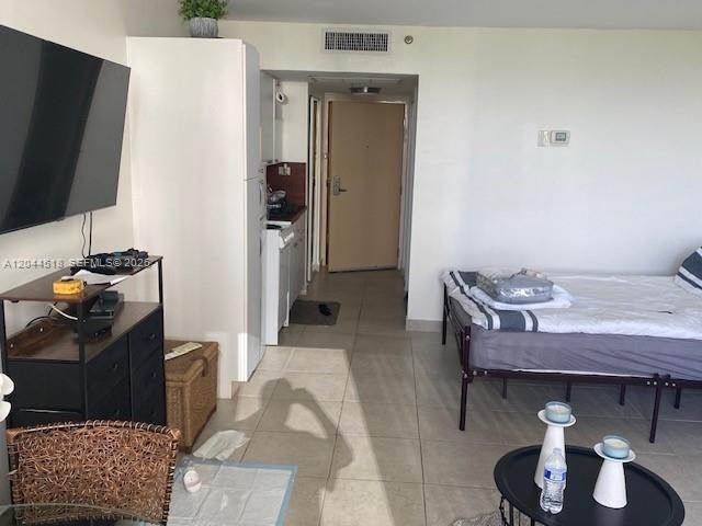 Building Photo - 19201 Collins Ave Unit 442