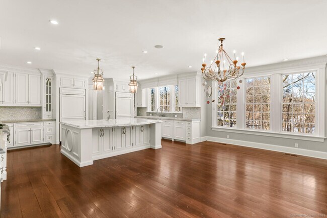 Photo - 386 Westover Rd