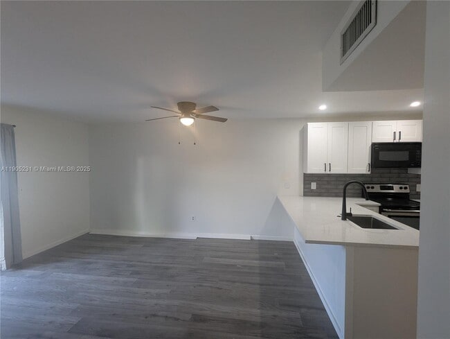 Photo - 5904 S Rue Rd