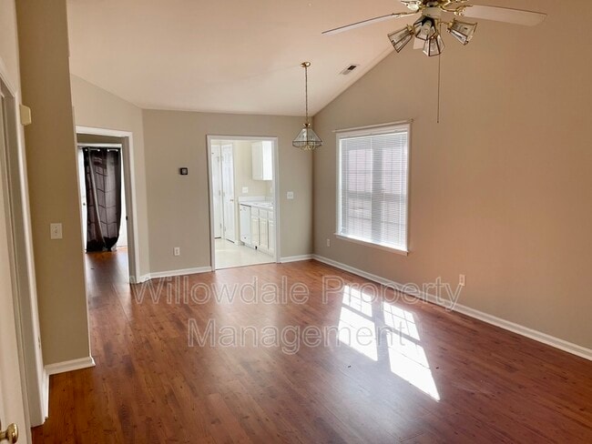 Photo - 243 Highgate Cir