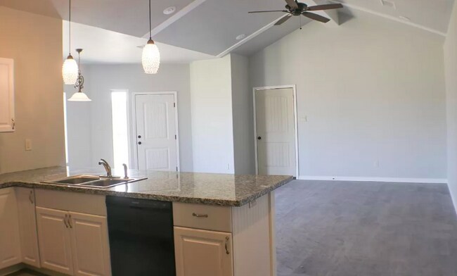 Photo - Beautiful Updated Duplex