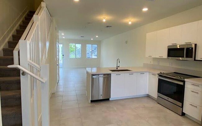 6425 NW 103rd Pl Unit 110