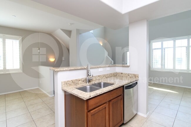 Photo - 900 S 94th St