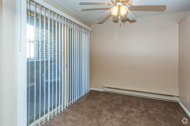 2BR, 1BA - Oak Glen Apartments