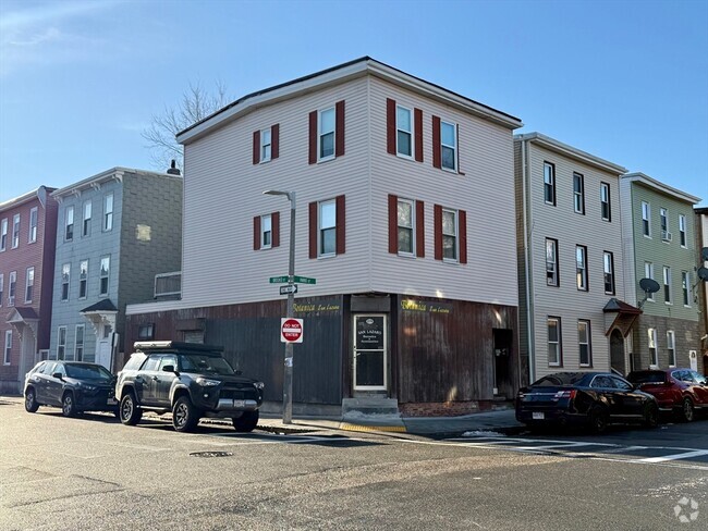 Building Photo - 279 Paris St Unit #1 Rental