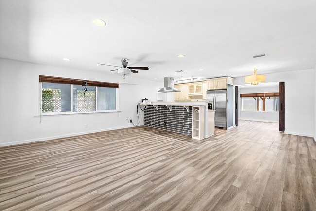 Photo - 308 Philadelphia Dr