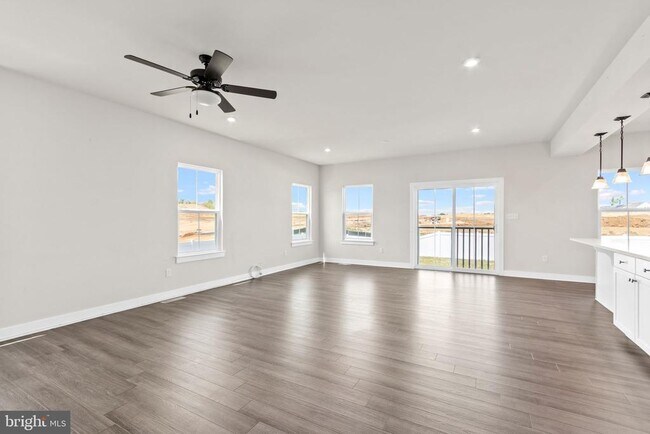 Photo - 105 Weston Dr