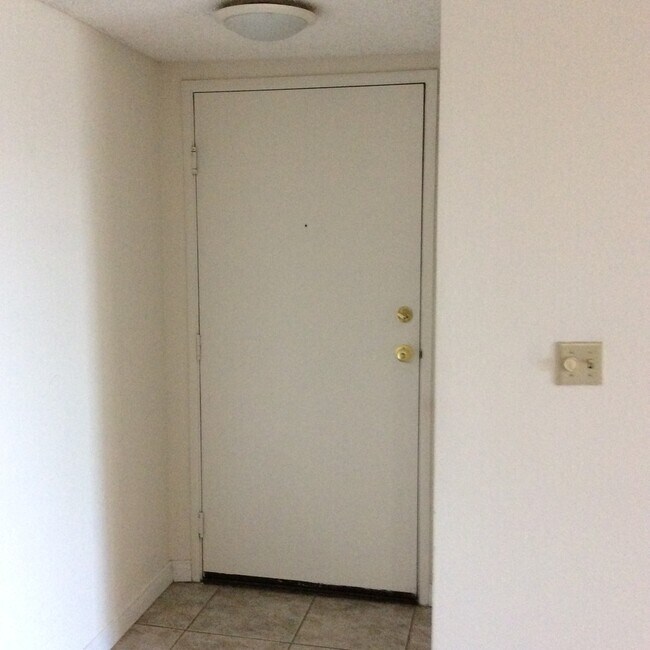 5143 Bakman Ave Unit 102