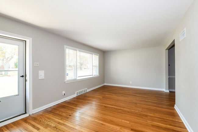 1249 Waldorf Dr