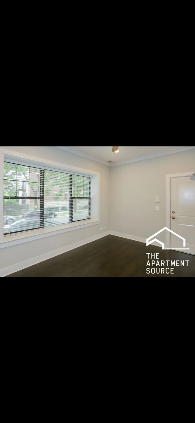 Photo - 1949 W Nelson St Unit 1E