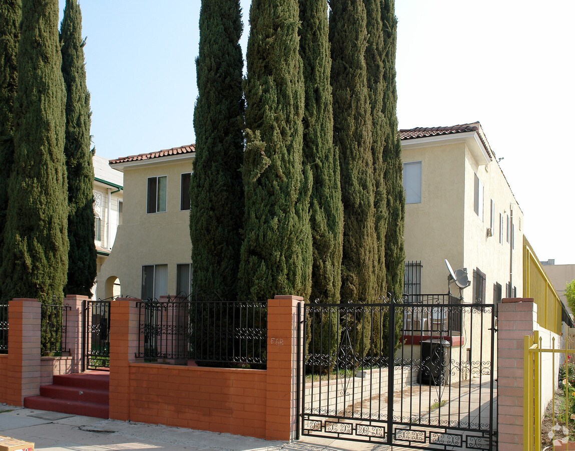 Photo - 1006 N New Hampshire Ave