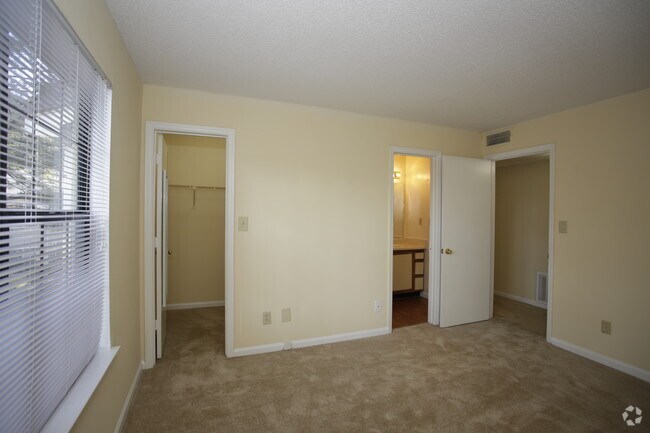Master Bed 2brm /2bath