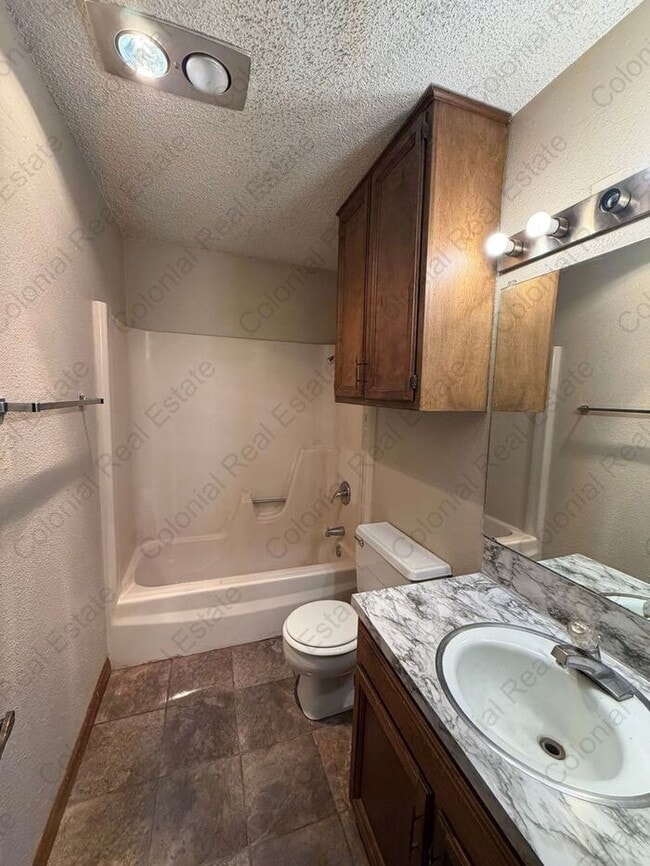 Photo - Cozy 2 bedroom 1 bathroom apartment with fireplace.