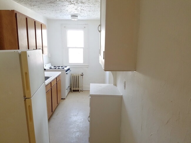 Photo - 352 Reed Ave Unit #4