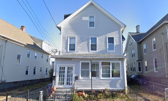 Photo - 322 Catherine St