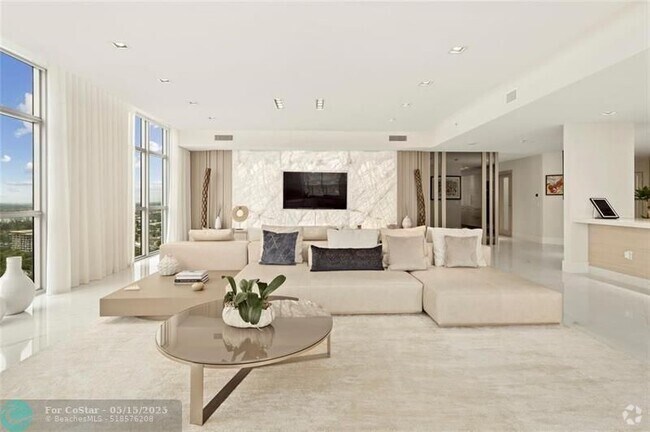 Building Photo - 17301 Biscayne Blvd Unit PH 9 Rental
