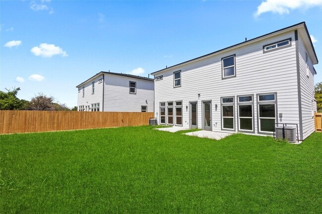 Building Photo - 5506 Pershing St