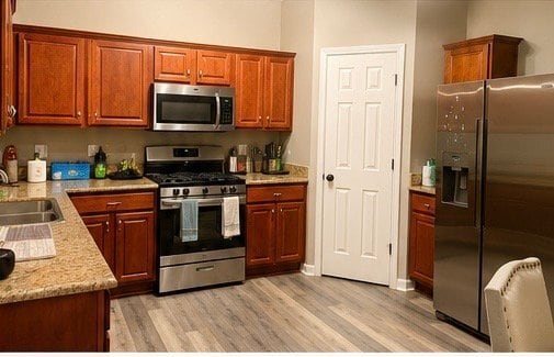 Photo - 1290 Adcox Square