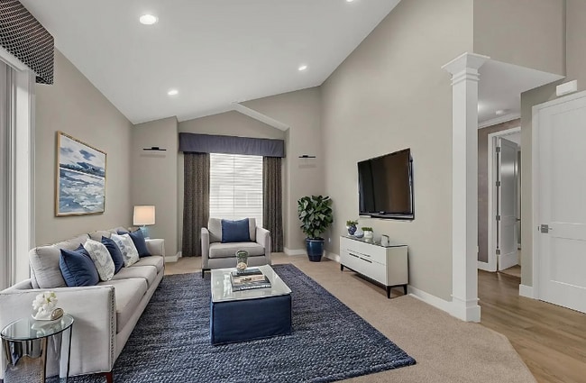 Photo - 2060 Lakeland Way