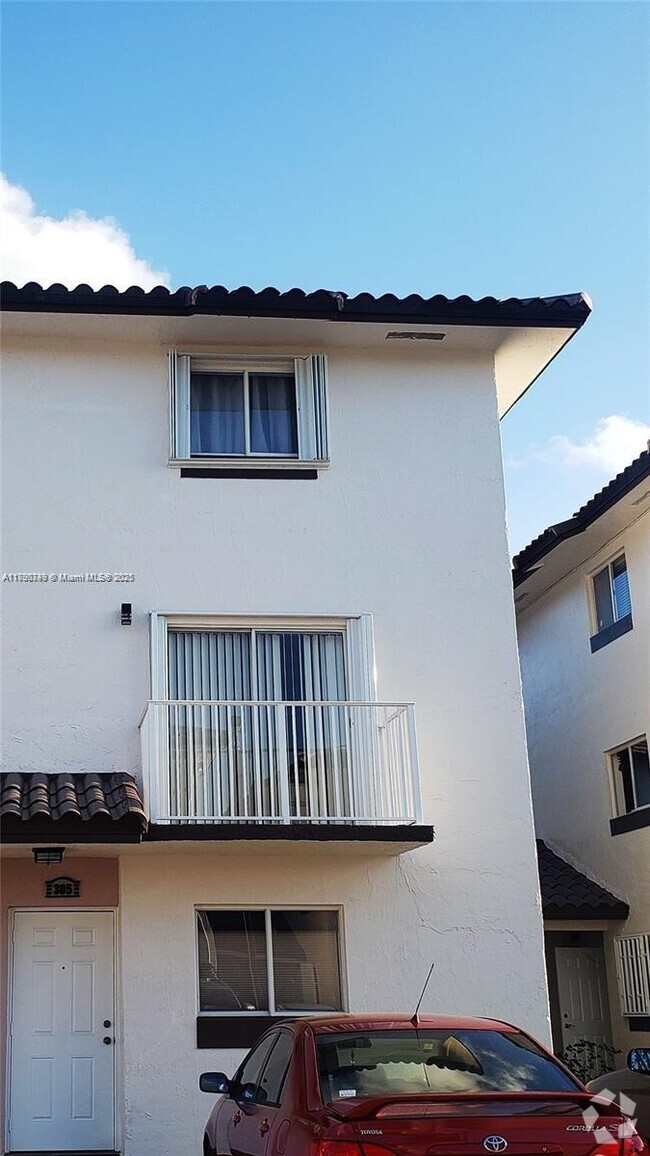 Building Photo - 950 SW 104th Ct Unit C-305 Rental