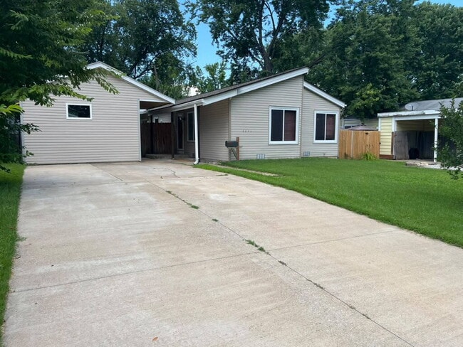 Photo - "Spacious 3 Bedroom/2 Bath Home in Florissant!" Available for Move-In on 8/15/2026