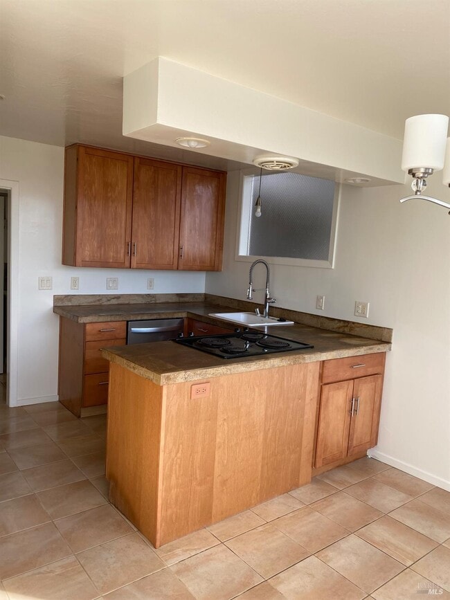 Building Photo - 11 Andrew Dr Unit 39