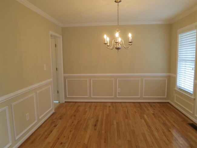 Photo - 305 Cinnamon Way