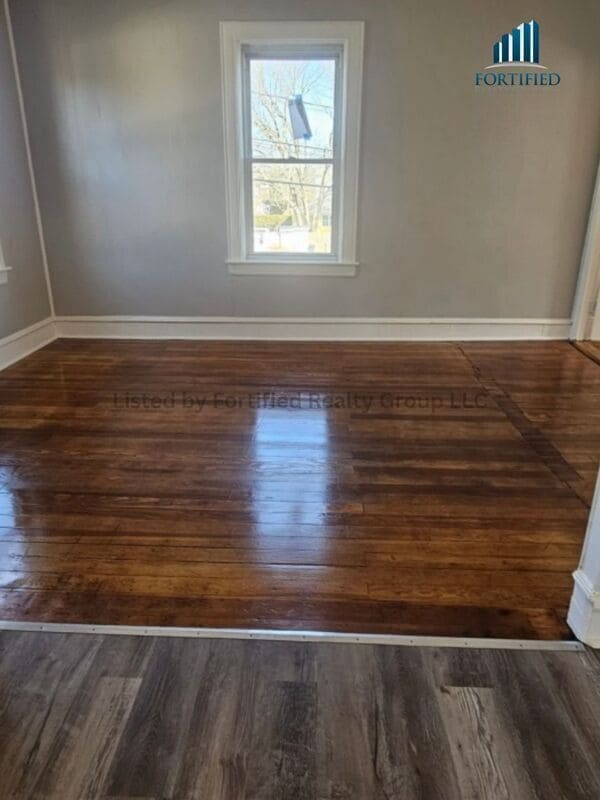 Photo - 25 Saxon St Unit #2