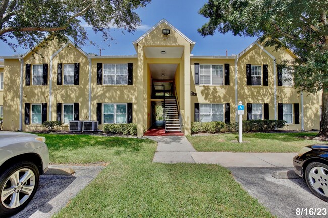 Beautiful 2/2 Condo with an Office/Den Loc... - Beautiful 2/2 Condo with an Office/Den Loc...