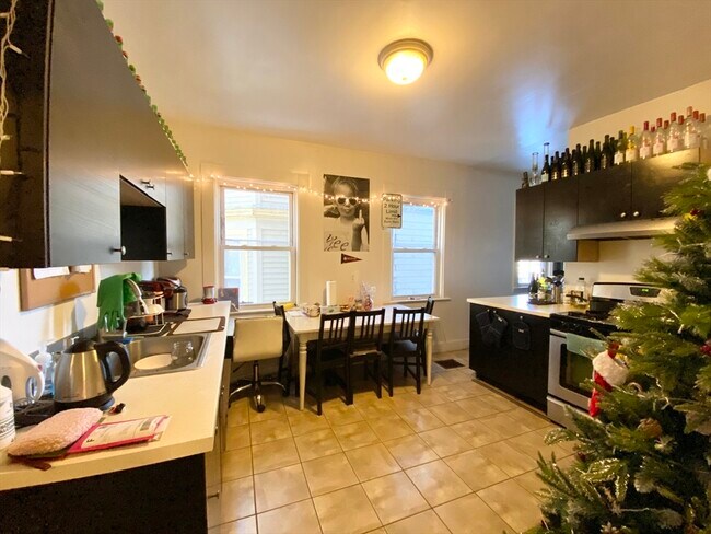 Photo - 72 Calumet St Unit 1