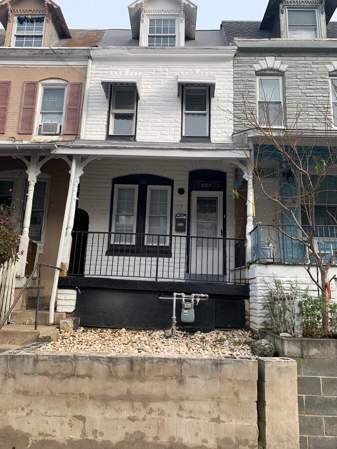 Photo - 627 Locust St