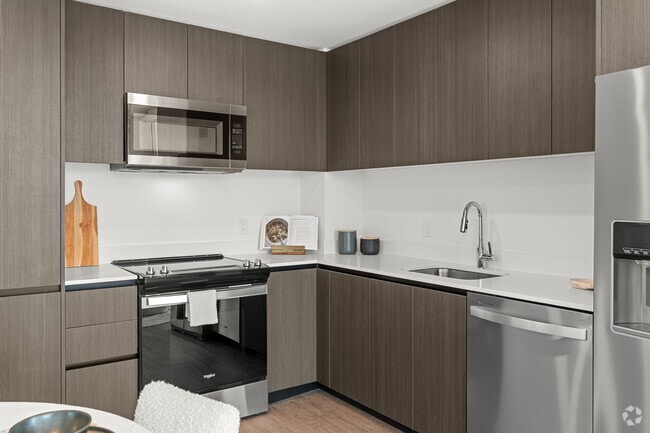 1BR, 1BA - 710SF - Kitchen